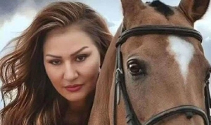 melis-melina-dubaide-klip-cekti.jpg