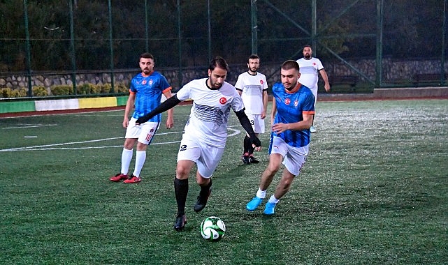 Osmangazi’de Geleneksel Halı Saha Turnuvası Başladı