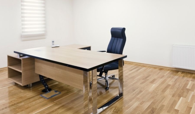 Komfort und Eleganz mit Sofa Set und Massivholz Schreibtisch