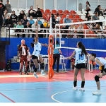 kemer-belediye-voleybolculari-buyuk-alkis-topladi.jpg