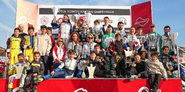 korfez-karting-yarisinda-buyuk-cekisme.jpg