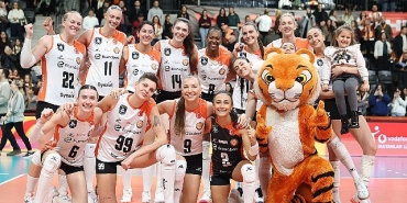 eczacibasi-dynavit-ligde-ust-uste-9-galibiyetini-aldi.jpg