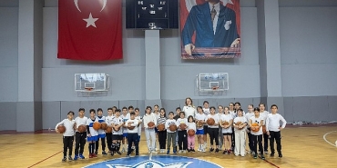 baskan-mutludan-spor-okullarina-surpriz-ziyaret.jpg