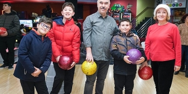 bilgievleri-ve-sayginlar-bowling-pistinde-bulustu.jpg
