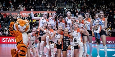 eczacibasi-dynavit-nilufer-ekeri-3-1-maglup-etti.jpg