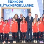 izmir-yelkende-dunya-sahnesinde.jpg