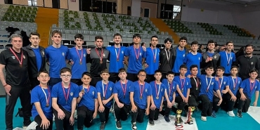 bursa-voleyboluna-inegol-belediyespor-imzasi.jpg