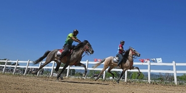 bursanin-fethinin-700uncu-yilinda-rahvan-at-yarislari-heyecani.jpg