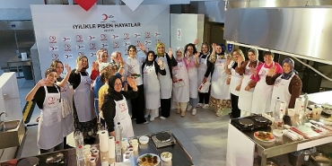gastronomi-egitimi-alan-da-meslegini-arayan-da-ayni-mutfakta.jpg