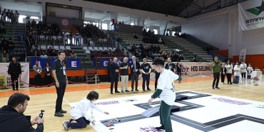 inegolun-mucitleri-robotlarini-yaristirdi.jpg