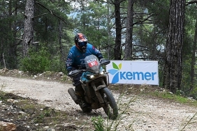 sky-adventure-motosiklet-yarislari-kemerde-basladi.jpg