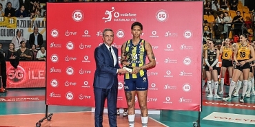 vodafone-sultanlar-ligi-final-serisine-vargas-ve-markova-damga-vurdu.jpg