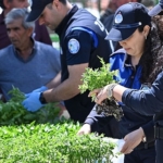 buyuksehirden-salihlili-ureticilere-34-bin-sebze-fidesi.jpg