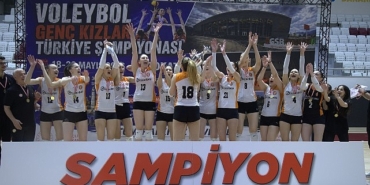 eczacibasi-genc-kiz-takimi-turkiye-sampiyonu.jpg