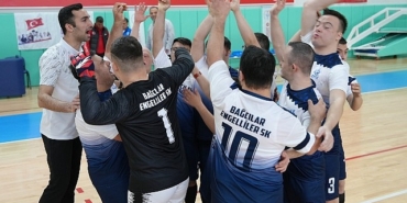futsal-turkiye-sampiyonasinda-kupa-bagcilarin.jpg