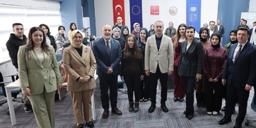 gencler-icin-dijital-genclik-merkezi-acildi.jpg