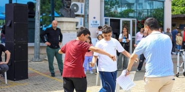 karabaglarli-gencler-sinav-oncesi-moral-depoladi.jpg