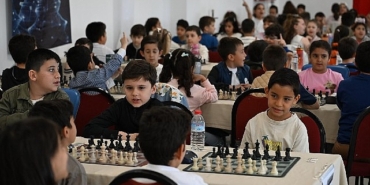 minik-satranccilar-sah-mat-yolculugunda-bulustu.jpg