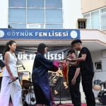 ogrencilerin-mezuniyet-sevinci.jpg