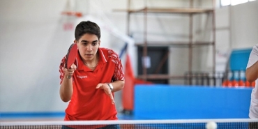 ozel-sporcular-futbol-para-masa-tenisi-ve-voleybol-karsilasmalarinda-bulustu.jpg
