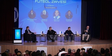 turk-futbolunun-sorunlari-ve-gelecegi-zirvede-tartisildi.jpg