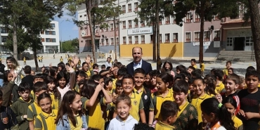 baskan-altay-karne-alan-tum-ogrencileri-tebrik-etti.jpg