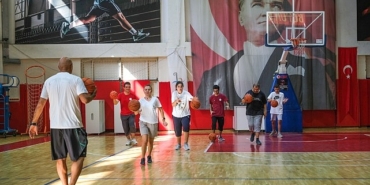 bayraklida-yaz-spor-okullari-icin-kayitlar-basladi.jpg