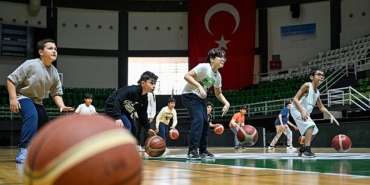 bornovada-spor-dolu-bir-yaz.jpg