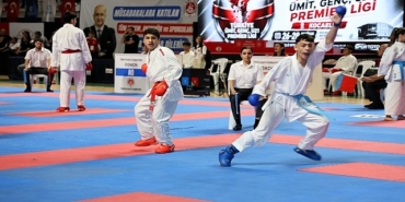 dev-karate-organizasyonu-kocaelide-basladi.jpg