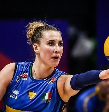 eczacibasi-dynavitten-ekaterina-antropova-mujdesi.jpg