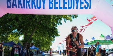 florya-sahilinde-nefes-kesen-triatlon-heyecani.jpg