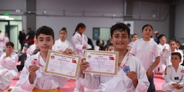 keciorenin-altyapi-sporculari-karate-kusak-sinavinda-ter-doktu.jpg