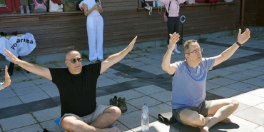 maltepede-yoga-icin-bulustular.jpg