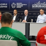baskan-pekyatirmaci-down-sendromlu-futsal-milli-takimi-ile-bir-araya-geldi.jpg