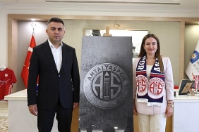 baskan-vekili-busra-ozdemire-antalyaspor-yonetiminden-tesekkur-ziyareti.jpg