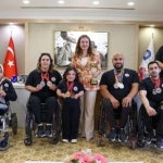 baskan-vekili-ozdemir-sampiyon-sporculari-agirladi.jpg