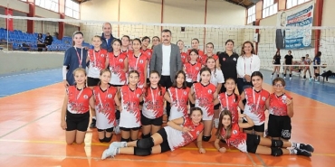 dikilinin-yildizlari-kumda-parlayacak.jpg