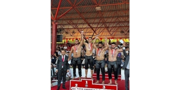 kagitsporlu-seckin-duman-kirkpinarda-iz-birakti.jpg