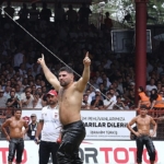 ordu-aybasti-gureslerinde-baspehlivan-erkan-tas.jpg