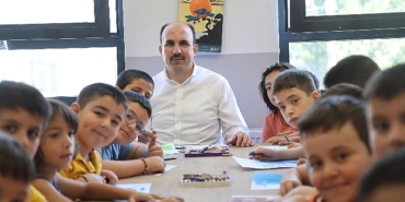 baskan-altay-bilgehane-ve-yaz-kuran-kursunda-egitim-goren-ogrencilerle-bulustu.jpg