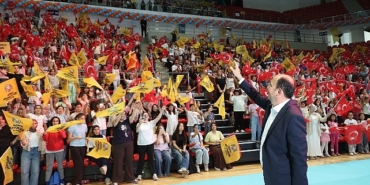 baskan-altay-genc-komek-yaz-okulunun-muhtesem-kapanis-programina-katildi.jpg