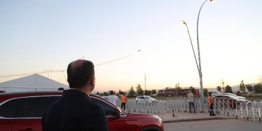 baskan-altay-konya-bilim-festivalinde-turk-yildizlarinin-muhtesem-gosterisini-vatandasla-birlikte-izledi.jpg