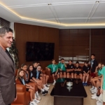 baskan-serkan-acar-basarili-yuzuculeri-makaminda-agirladi.jpg