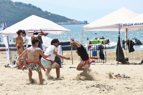 efes-selcuk-beach-flag-futbol-turnuvasina-ev-sahipligi-yapti.jpg