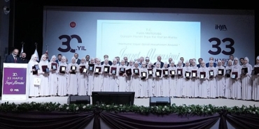 ihya-vakfinin-30-yilinda-33-hafiz-icazetlerini-aldi.jpg