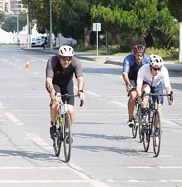 kadikoyde-sprint-triatlon-heyecani-yasandi.jpg