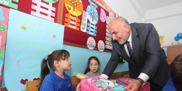 Canik'te Tüm Öğrenciler Çanta ve Kırtasiye Setlerine Kavuştu