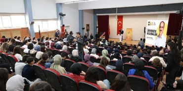 Başkan Altay NEÜ Öğrencileriyle Buluştu:  “Sizler Çok Daha Güzel Bir Türkiye İnşa Edeceksiniz”