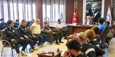 Burhaniye Belediyespor Futbol A Takımı’ndan Başkan Deveciler’e Ziyaret