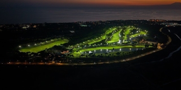 Gloria Golf Club’ta Golf Deneyimi Gün Batımından Sonra da Devam Ediyor